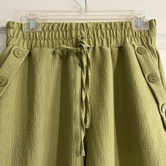 Green Wide-Leg Pants - Picture 3 of 7